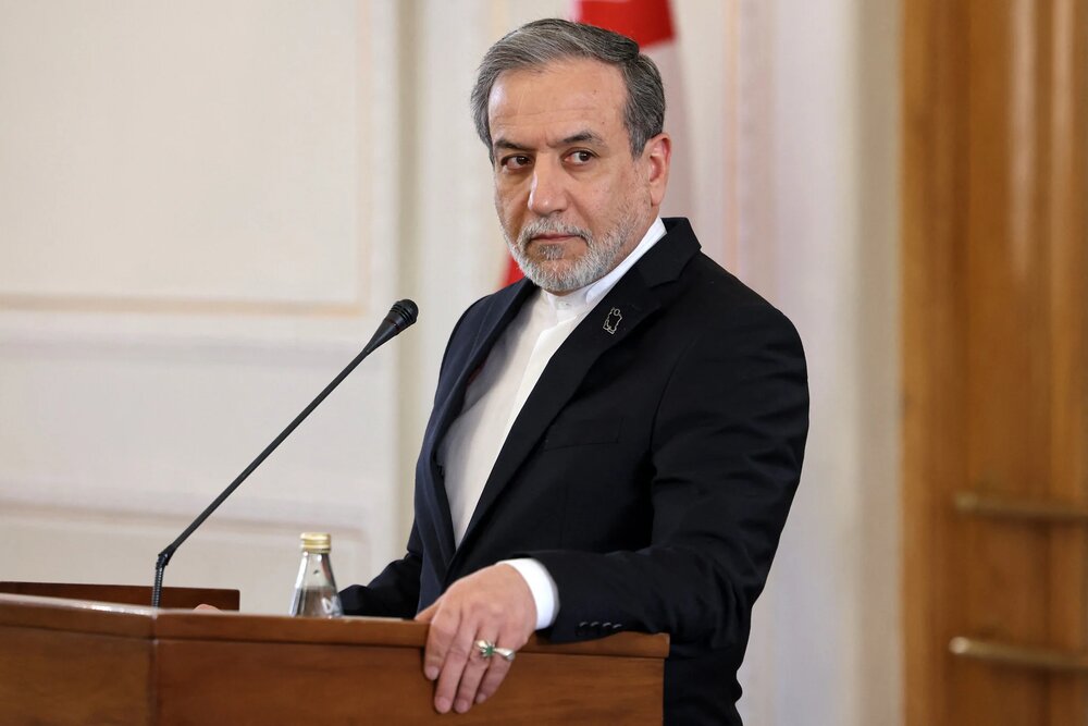 عراقچی: ایران از هیچ یک از حقوق ملت خود عقب نشینی نخواهد کرد