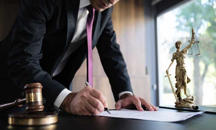 چگونه از ثبت برند در برابر مشکلات حقوقی احتمالی محافظت کنیم؟
