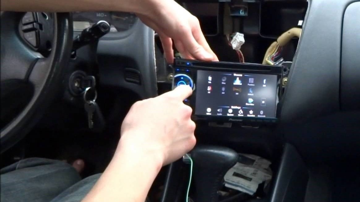 مراحل دقیق نصب مانیتور ماشین (گام به گام)