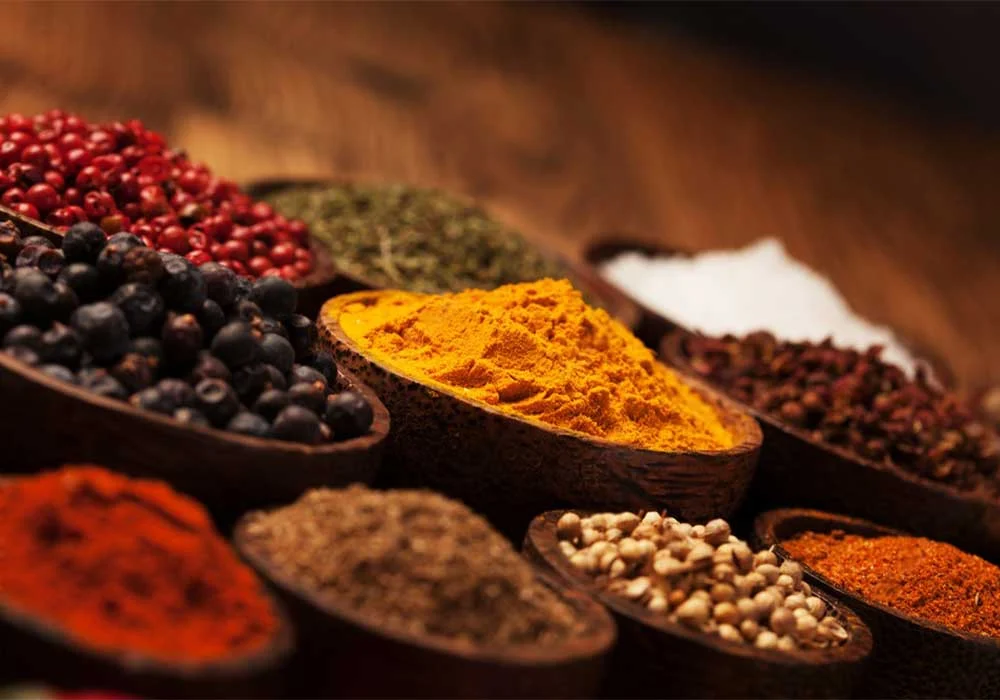 چرا بعضی رستوران‌ها همیشه یک طعم ثابت دارند؟ راز ادویه‌های ترکیبی استاندارد